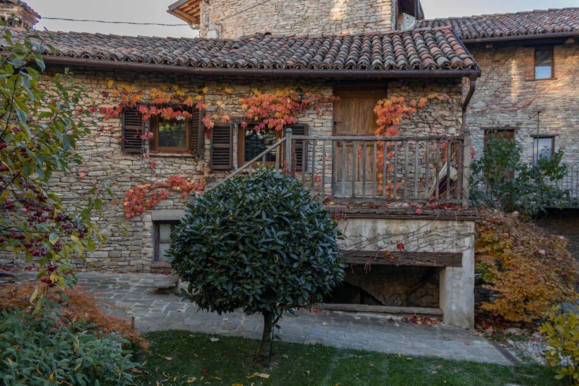 Number 10 Locanda B&B Belvedere Langhe Экстерьер фото